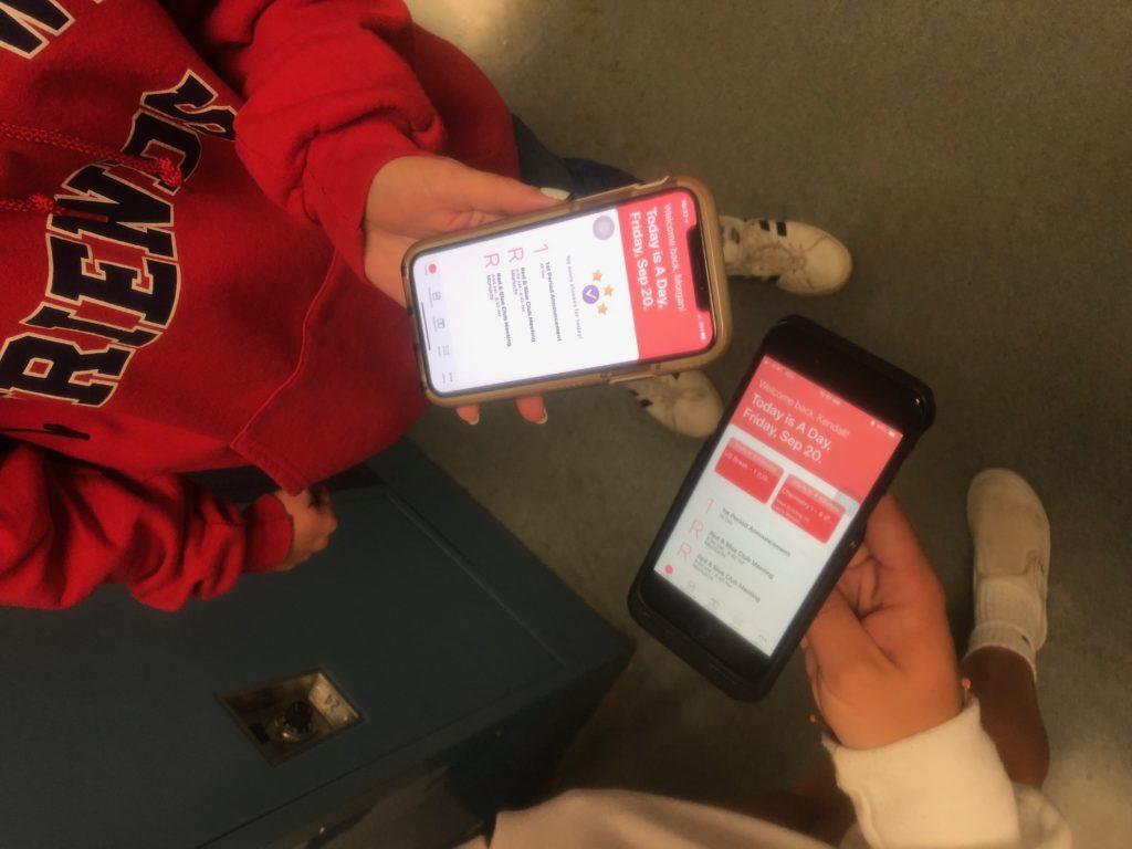 Students using the updated version of MFS Mobile. Courtesy of Jordan Grabelle