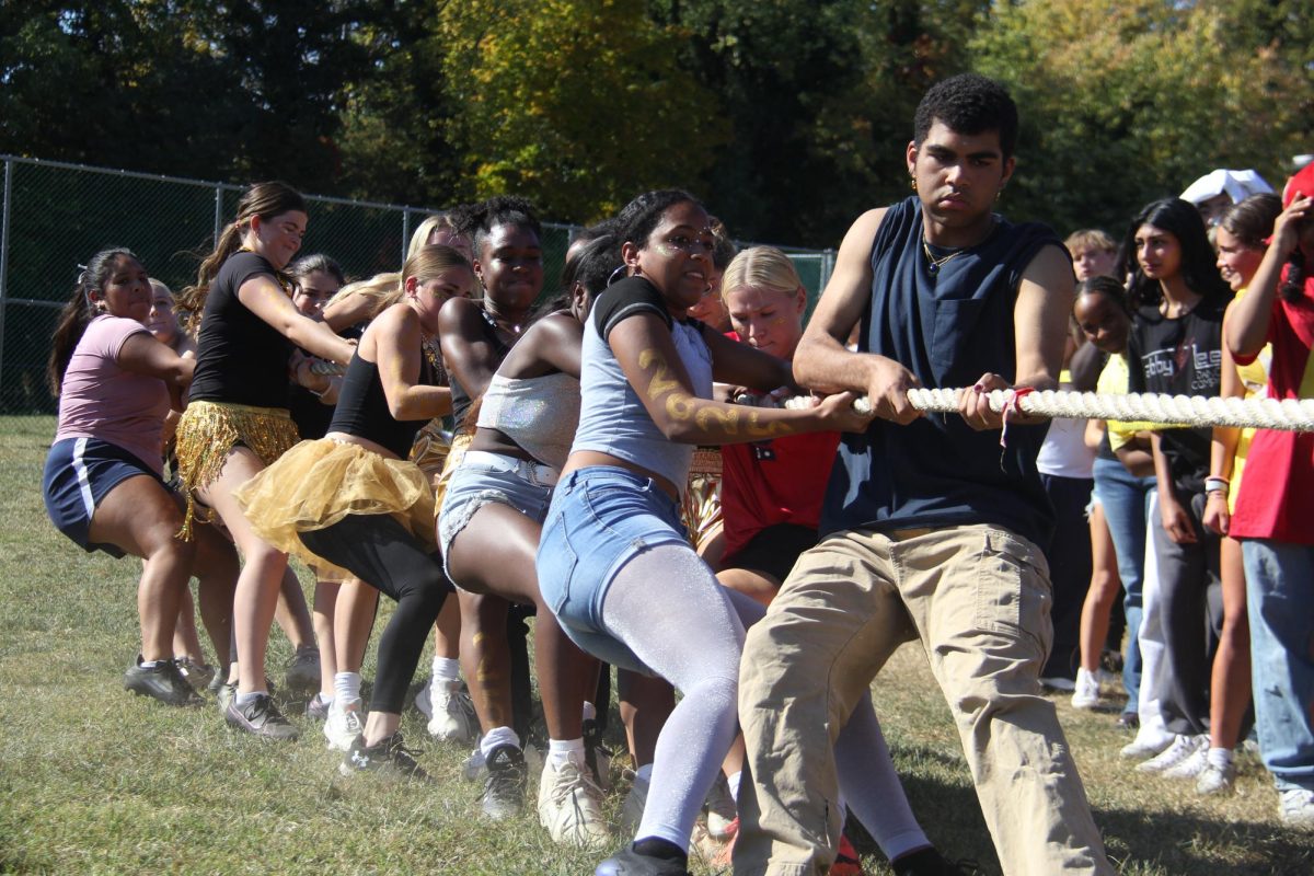 Senior B team pulling their way to victory at the annual Spirit Week Tug contest. Photo by Emmie Huynh.